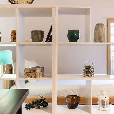 Apartment Warm And Bright Studio