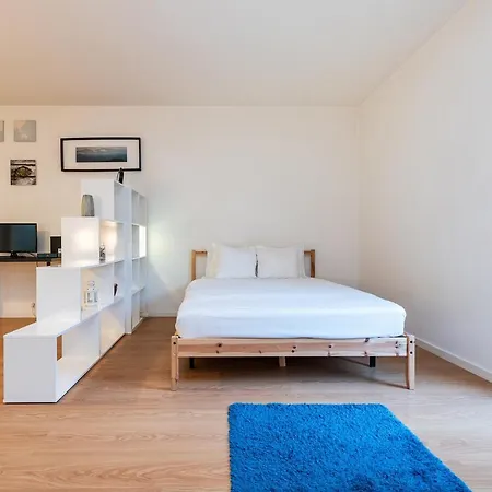 Warm And Bright Studio Appartement